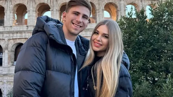 Жена Забарного не сдержала эмоций: огромный букет цветов, который растопил ее сердце – фотодоказательство