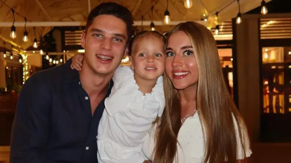 Обраниця Судакова показала новорічні моменти – фото, сповнені кохання та радості