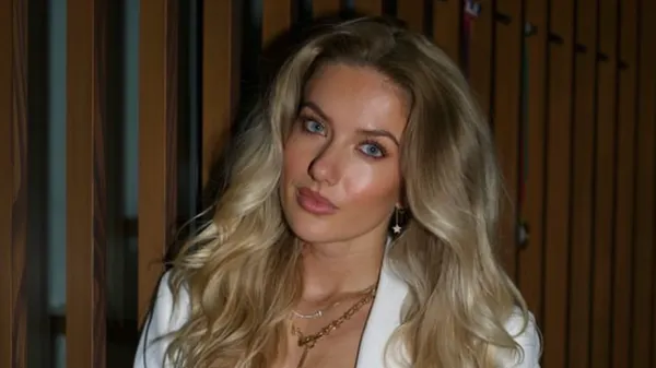 Німецька легкоатлетка Шмідт розпочала цей рік з розкутої сукні – фани були приємно вражені