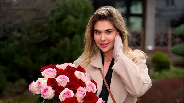 "Жінку мають знати всюди": обраниця Корнієнка засвітила нижню білизну чоловіка