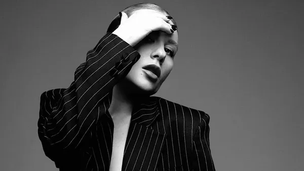 Дівчина кіпера УПЛ і кума Судакова: зріла спокусниця, яка знає, як зачарувати