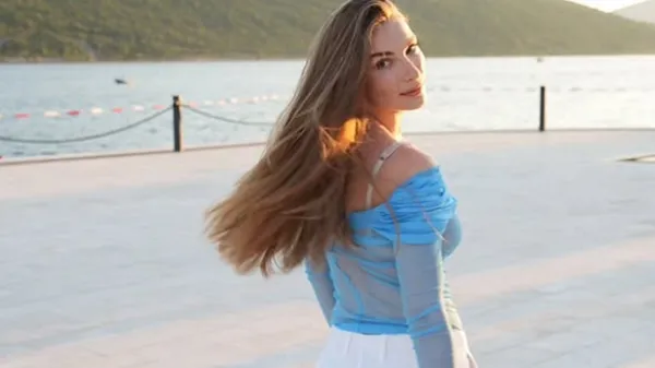 Розкішна дружина Циганкова нагадала про себе грайливим селфі – краса, що заворожує