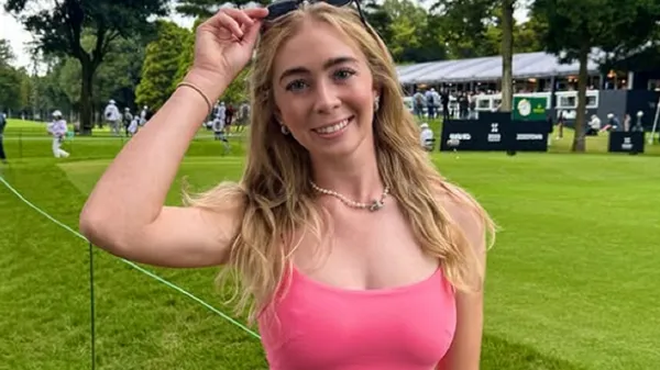 Приголомшлива гольфістка не приховує своїх переваг у розкутому вбранні – зібрала захоплені погляди
