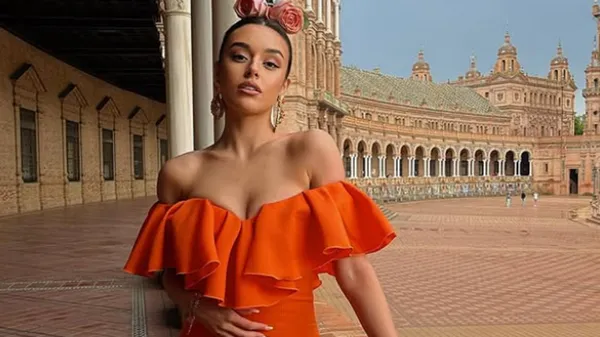 Зваблива колишня партнера Ярмолюка оголила розкішний бюст у гламурній сукні – фоловери шаленіють