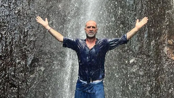 Многодетный Кантона впервые стал дедушкой – фанаты в восторге от фото внука легенды МЮ