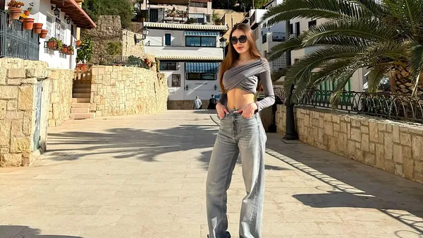 Кузик у серці Барселони: від Гауді до поцілунків із гравцем на фоні мистецтва