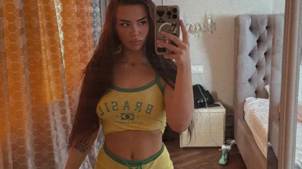 Зірка Динамо зраджує свою дівчину та порушує режим – навела докази: "Запрошує шм*р у наш дім"