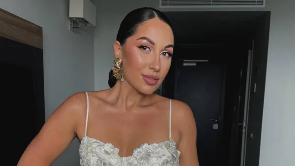 Юлія Довбик: лак за 3000, парфуми за 25000 та підвіска за 18000 – скромний смак на мільйони