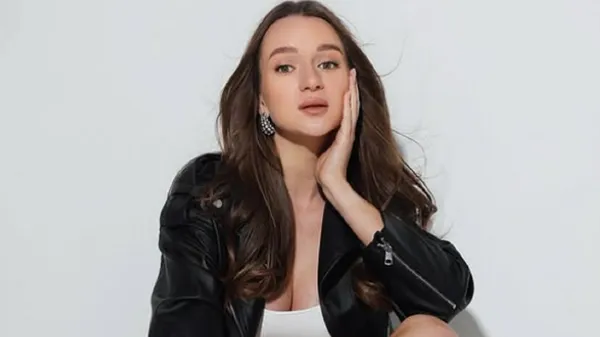 Прекрасна любка зірки Динамо зачарувала сміливими фото на останньому місяці вагітності