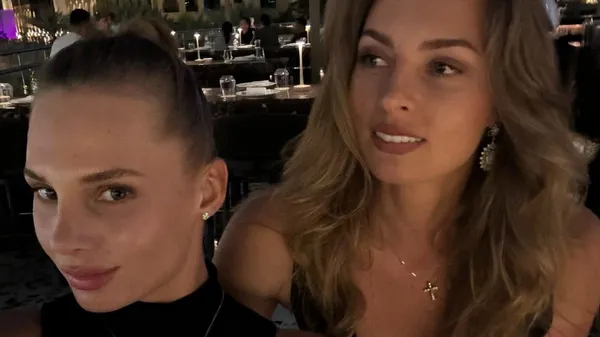 Зіркова українська тенісистка і її розкішна мама в Дубаї: кралі на мільйон – вони наче сестри