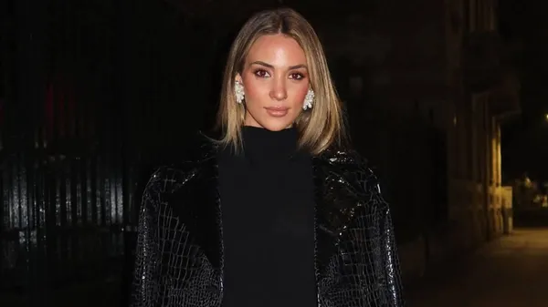 Обійми, міцніші за крила: дружина футболіста поділилася ніжним сімейним кадром