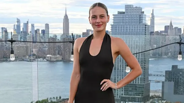 Вражаюча краса та неперевершена фігура: Костюк шокує Дубай у відвертій сукні з відкритим декольте