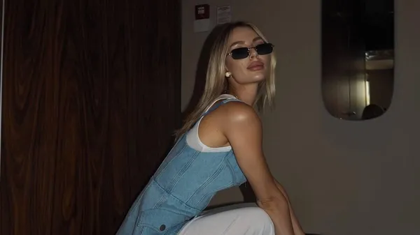 Вона не просто вдягається, вона диктує моду: Бабенко вразила мережу новими розкішними луками