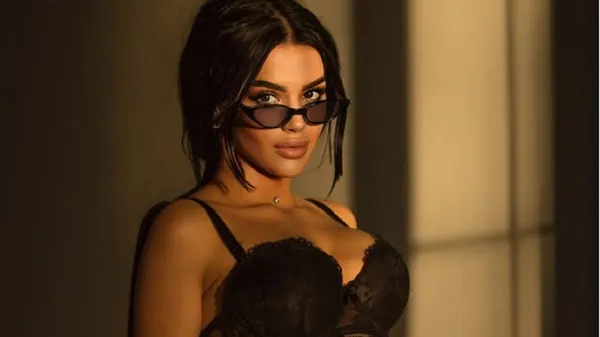 Обнаженная муза Герреро ломает интернет пышными формами: ее откровенность в спа сравнили с Ким Кардашьян