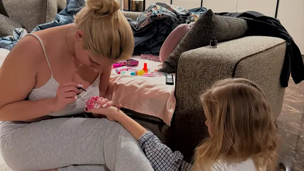 "Пост прийняв": колишня дружина віддала доньку Зубкову – зворушливе возз’єднання в аеропорту