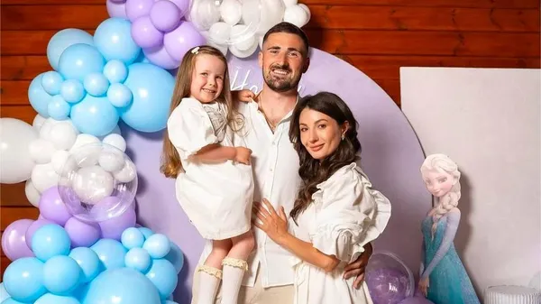 "Наконец-то дождались папу": семья Калюжных снова в сборе