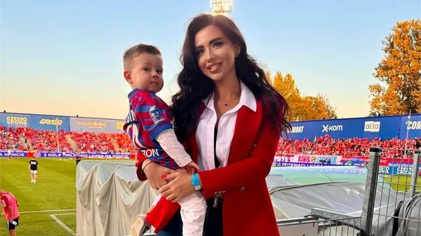 "Відчуваю себе мамою року": дружина Кочергіна про складні моменти материнства