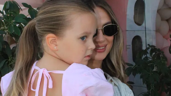 "Це ще той квест" – екс-дружина Гуцуляка про мамські будні та догляд за донькою