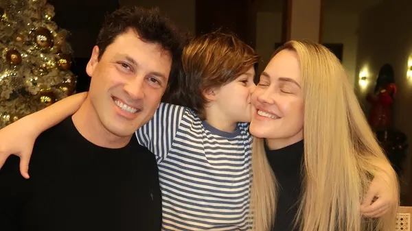 Зірка Холостяка разом із коханою привітав переможців Супербоулу кумедним танцем: запальне відео