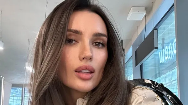 Сексапільна пасія Таловєрова на побаченні, коли українець бив Ліверпуль – шалені гроші у бізнесі