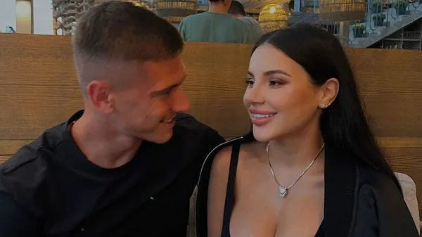 Фото з Берліна, плани на Стамбул: друга половинка Янакова ділиться моментами