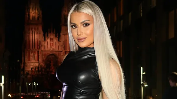 Зваблива поза та чорно-біла естетика: друга половинка Велетня в інтригуючому фото