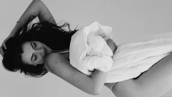 Дружина голкіпера Зорі сяє яскравіше за люстри в елітному закладі – стильний вихід, який підкорює