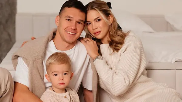 "Люблю вас сильно": Тимчик дочекався найрідніших – щасливі обійми тата і сина