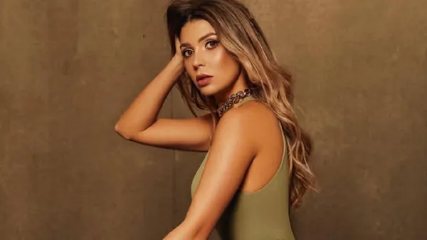 Розкішний вихід: нереальна дружина Яремчука постала у тендітному образі та привернула всі погляди