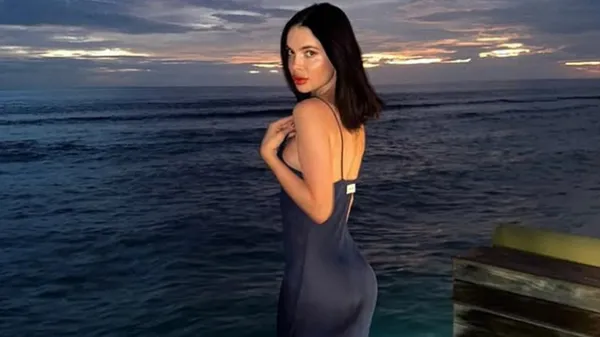 Страстная бывшая Кравца излучает сексуальную энергию – домашний вид разжигает желание