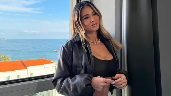 Райский уголок и жаркие фото: как выглядит настоящий релакс итальянской ведущей