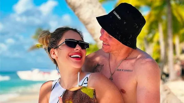 Золота рибка для Корнієнка: обраниця захисника Шахтаря дякує коханому за 8 років подружнього життя