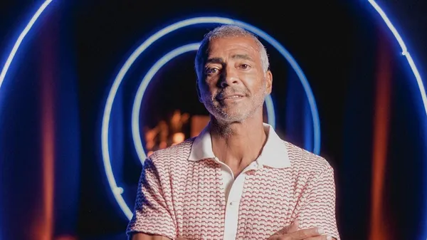 Легенда Барселони закохався в красуню, молодшу на на 38 років: тепер розважаються у клубах