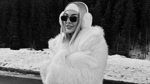 Звабливий блиск: дружина екс-хавбека Олександрії у відвертому луці