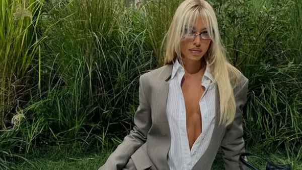 Безсоромна колишня Бартри не приховує своїх переваг – фігура, від якої неможливо відірвати очей