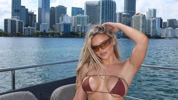 Фатальна спокуса: дівчина зірки NFL, яка змушує серця битися швидше