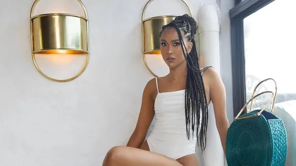 Найдорожчий футболіст року заради розкішної моделі долає 600 миль щодня – дивне табу