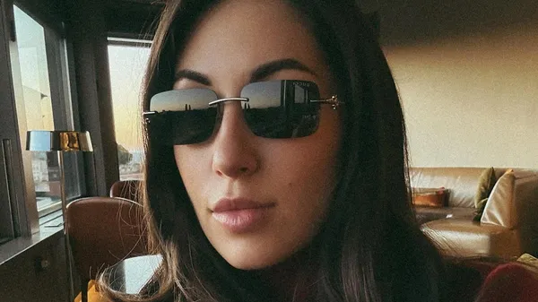 Жена Довбика похвасталась обновленным имиджем и любимым занятием: "Как я могла без этого столько"