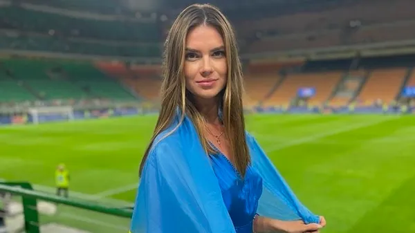 Лобода без белья: горячая фотосессия украинской журналистки в день ее 37-летия