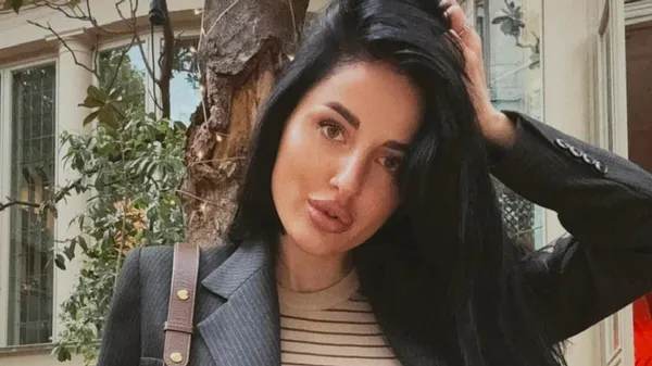 Игра света и теней: Третьякова в солнечном сиянии выглядит невероятно