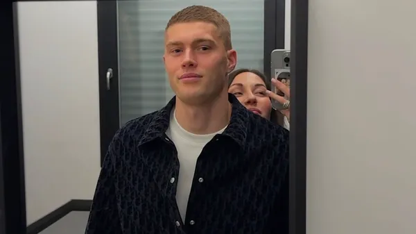 За ручки, с вином и розой: идеальная романтика во время свидания Довбиков