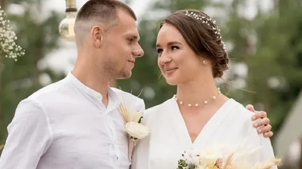 Михайленко с женой впервые показали новорожденного сына и раскрыли имя – нежные моменты