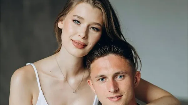 "Привів мене їсти суп": Драмбаєва про романтику в шлюбі з футболістом