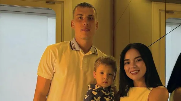 Заботливый и любящий папаша: Лунина отклонила завесу отцовства футболиста