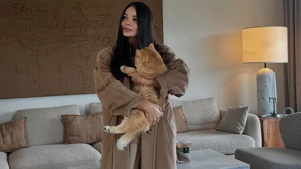 Жена Коноплянки феерично сварила борщ с коктейлями – ангельская красота в невероятном доме