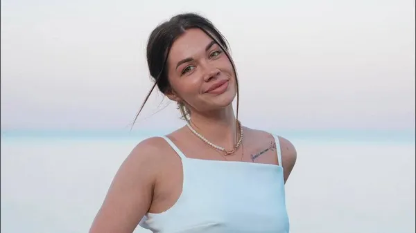 В еротичному вбранні та поцілунках: обраниця Демченка поділилась гарячими фото