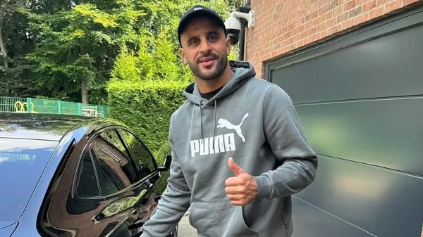 Кайл Уокер развлекался с 2 красотками – дикая ночь: ни жена, ни любовница не могут сдержать ловеласа