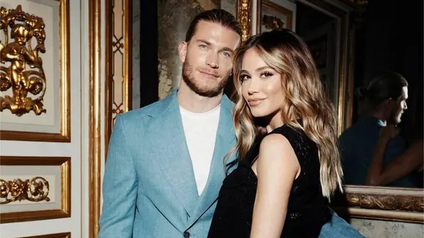 Кариус и Леотта продемонстрировали жаркие поцелуи: страстная любовь звездной пары