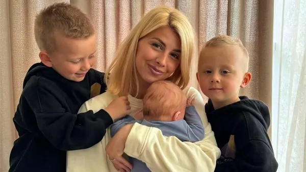 "Такий жданий наш хлопчик": дружина Петряка вітає сина з першим Днем народження