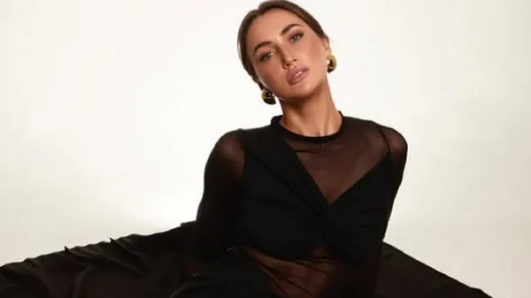 Витончена Різатдінова вабить розкішним образом – сукня ефектно підкреслила кожен вигин